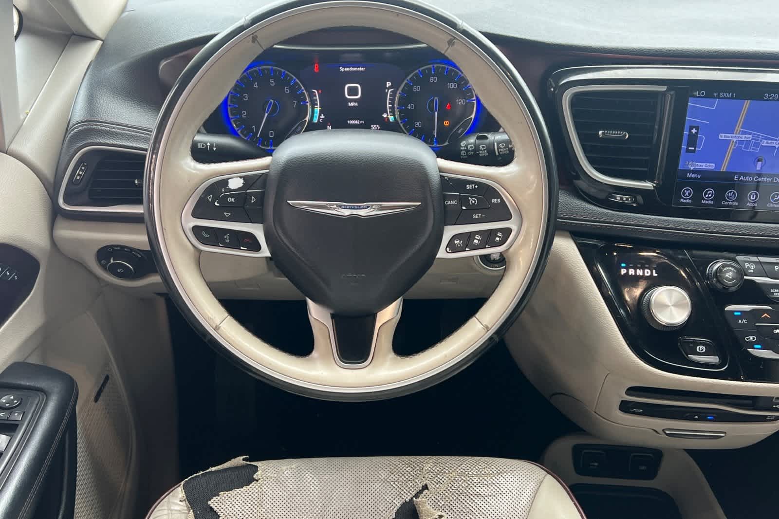 Thumbnail: 2017 Chrysler Pacifica - 17