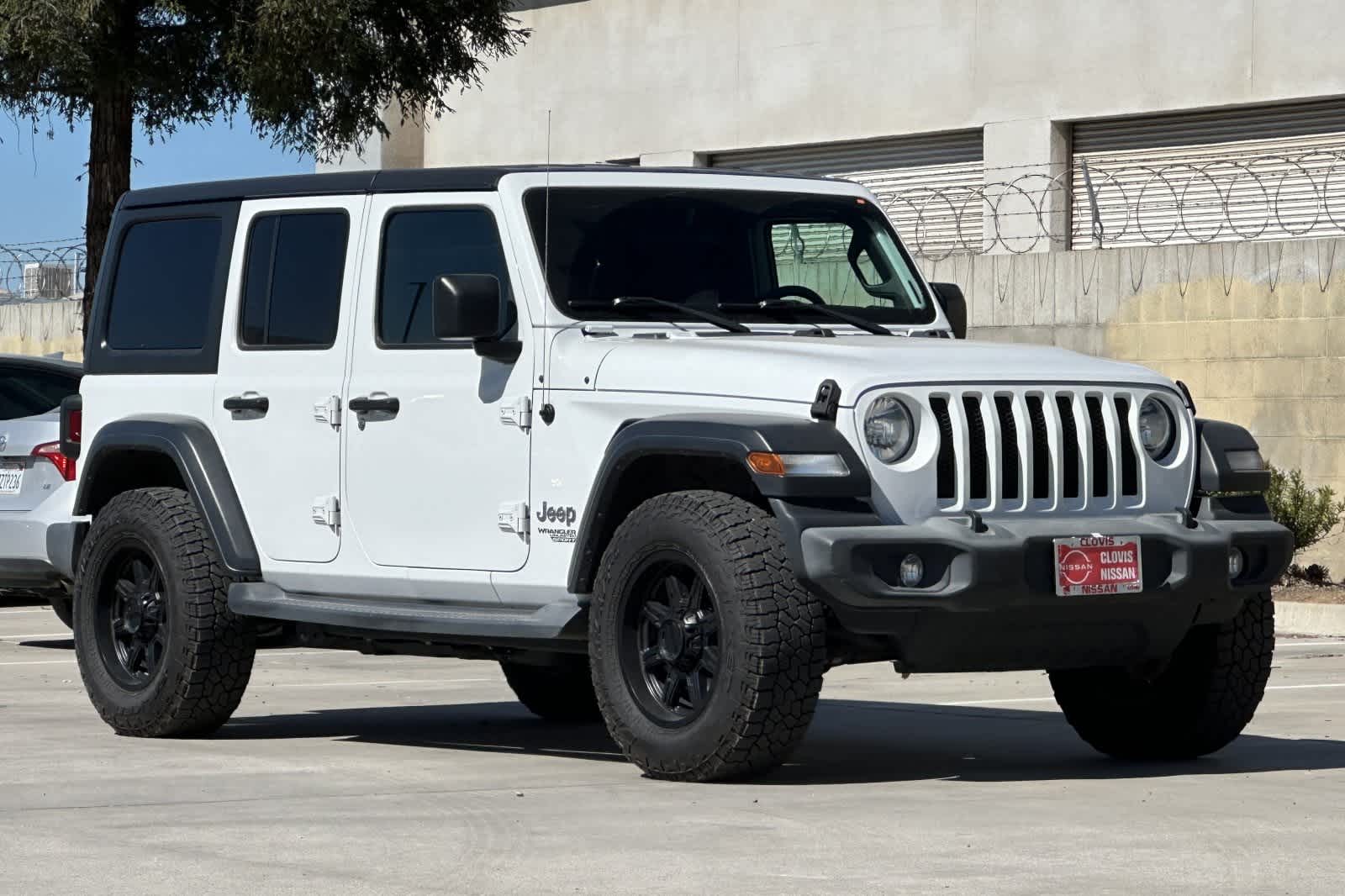 Thumbnail: 2019 Jeep Wrangler - 10