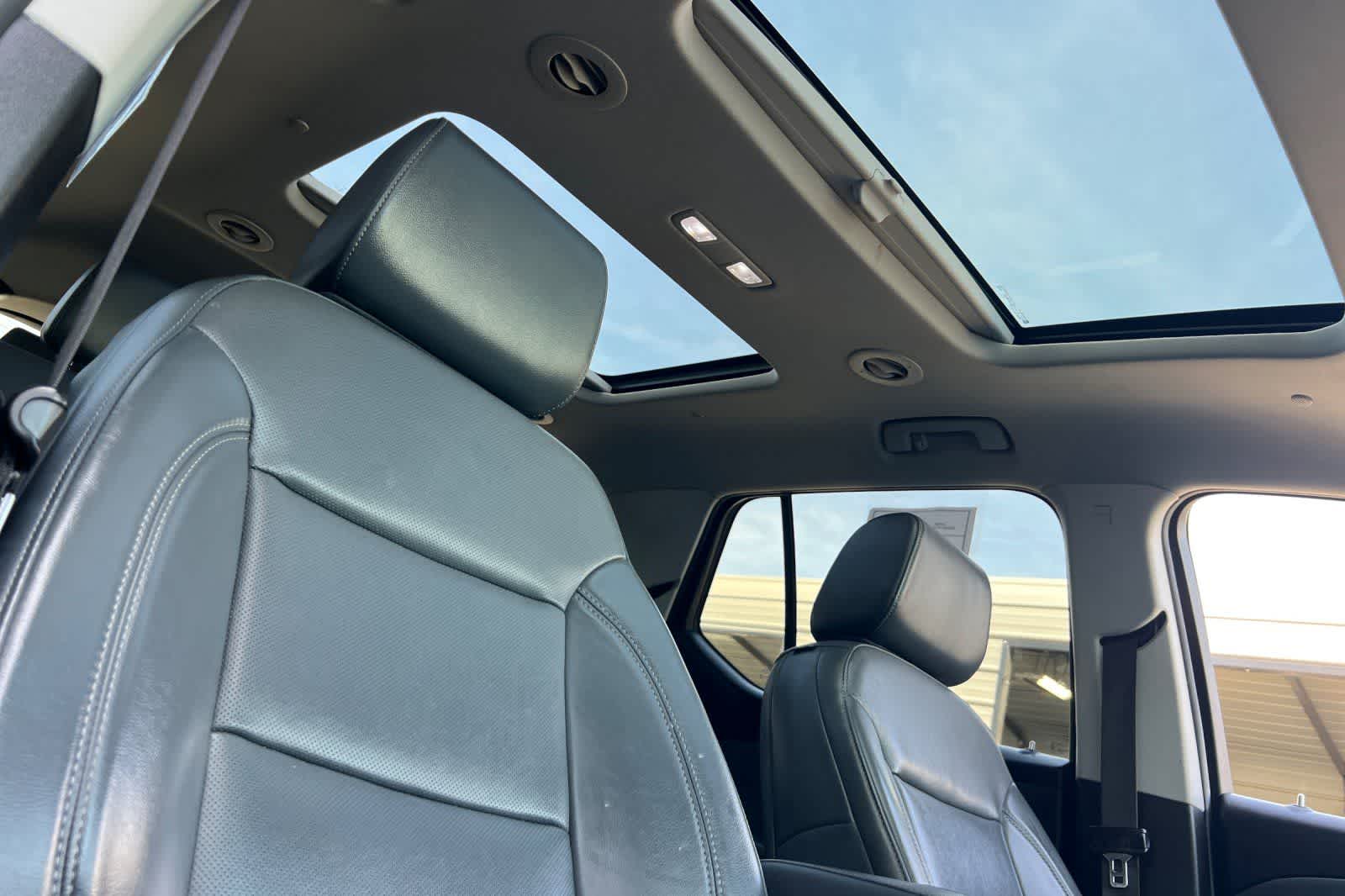 Thumbnail: 2020 Chevrolet Traverse - 21
