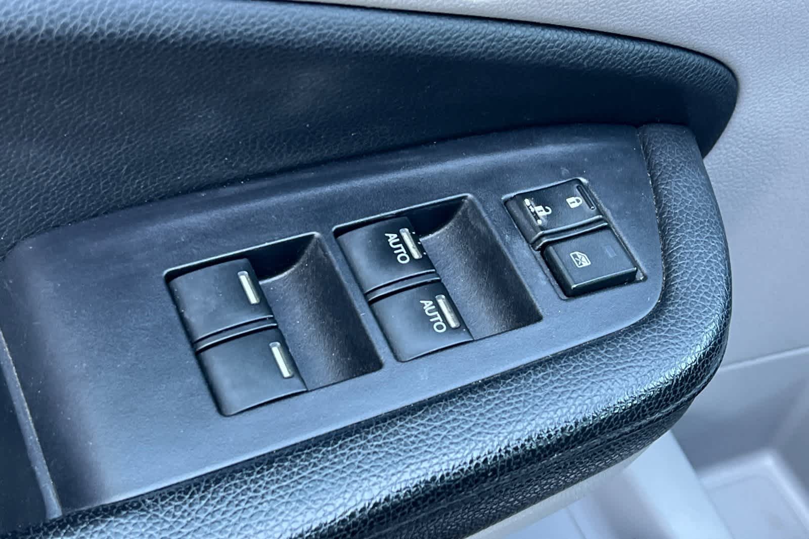 Thumbnail: 2018 Honda Pilot - 16