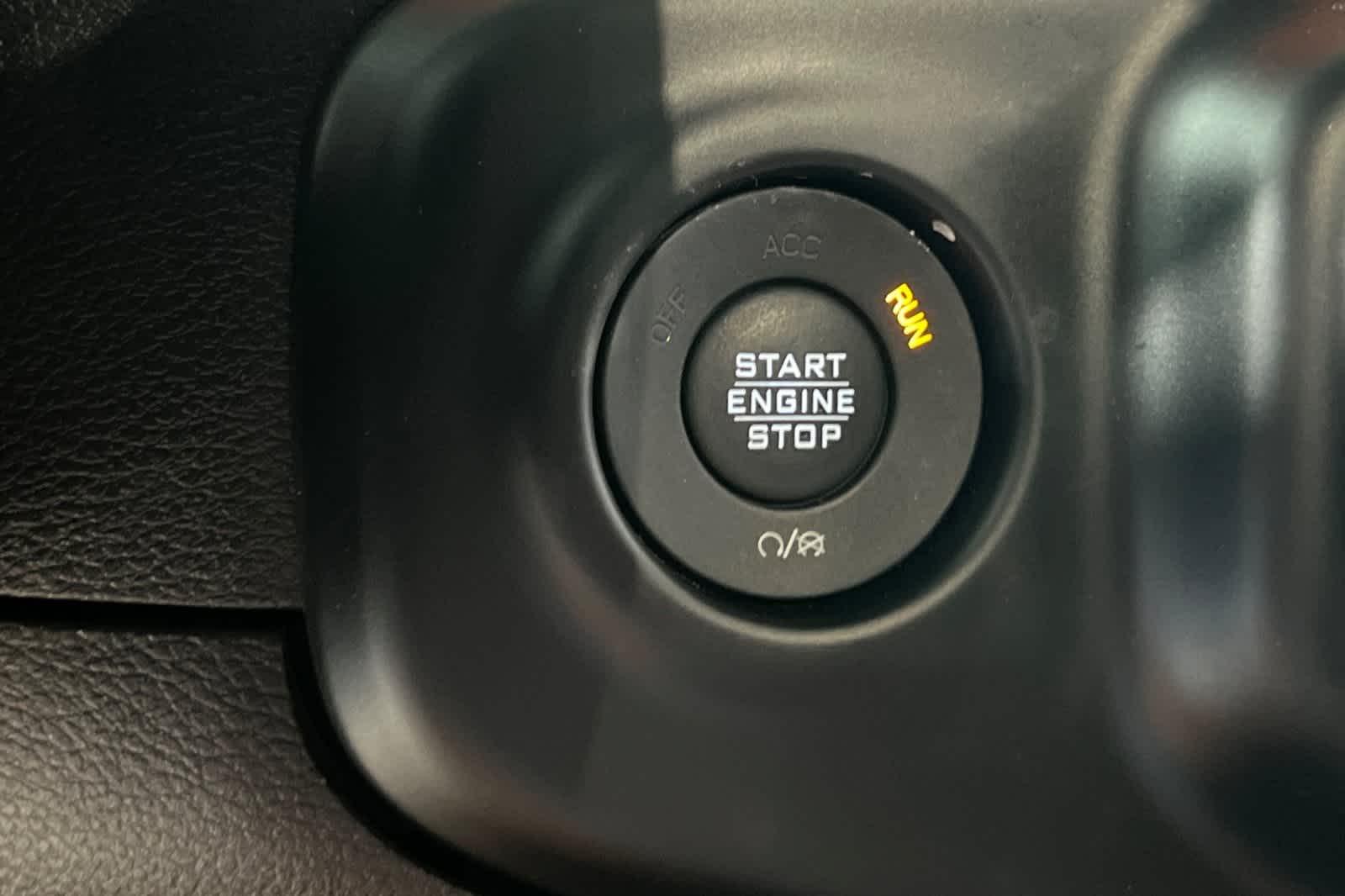 Thumbnail: 2019 Jeep Wrangler - 25