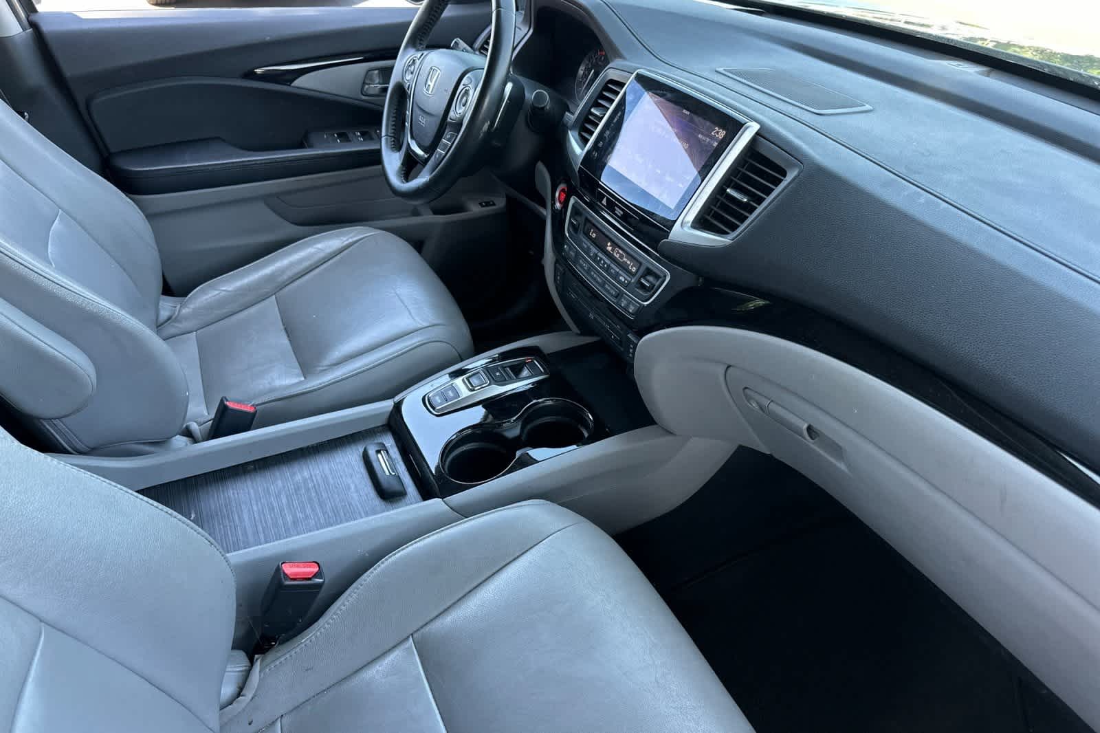 Thumbnail: 2016 Honda Pilot - 18