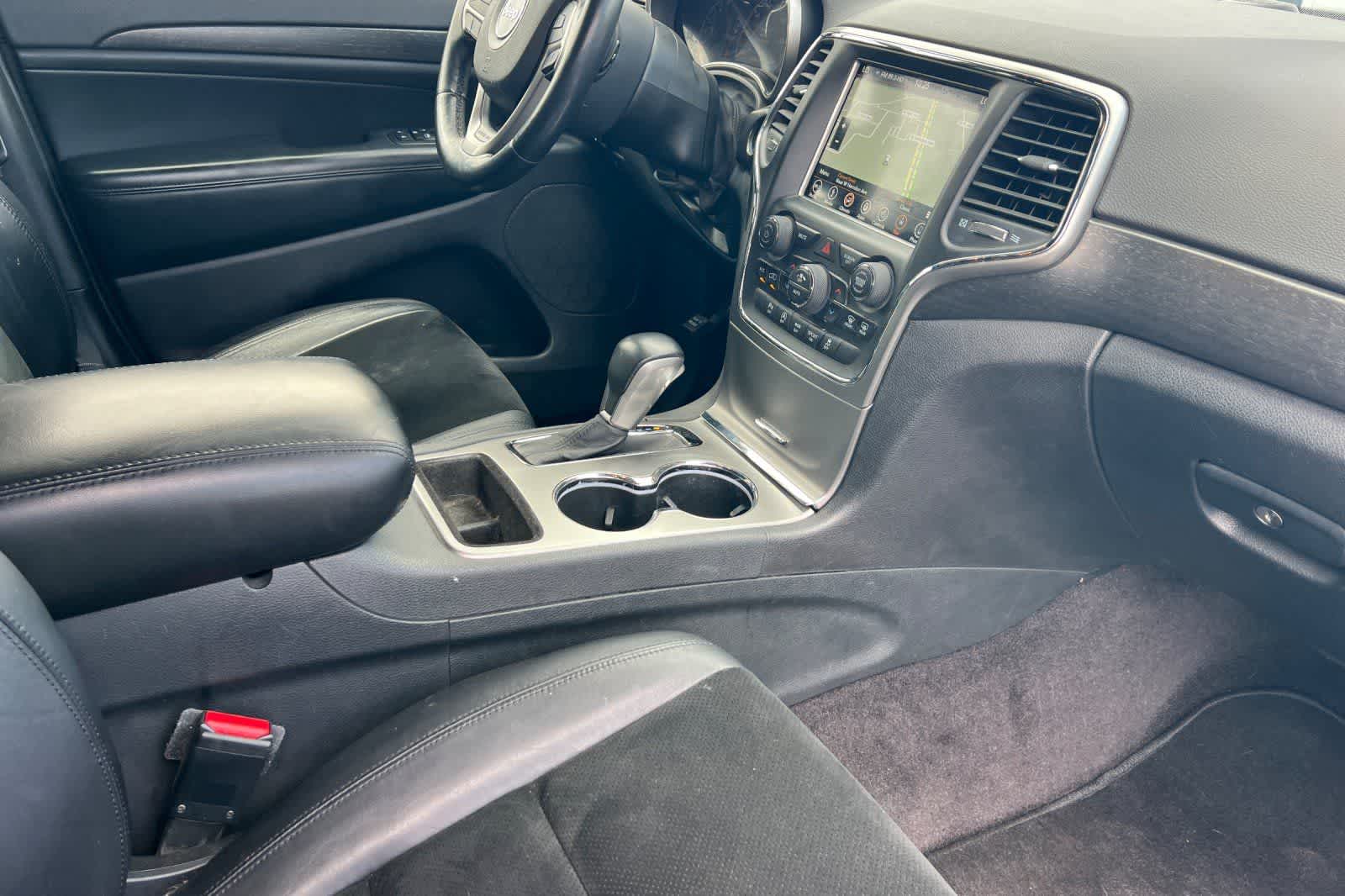 Thumbnail: 2018 Jeep Grand Cherokee - 18