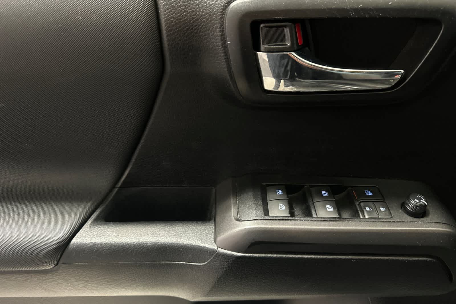 Thumbnail: 2021 Toyota Tacoma - 15