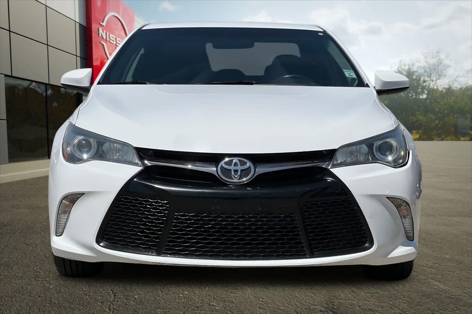 Thumbnail: 2015 Toyota Camry - 11