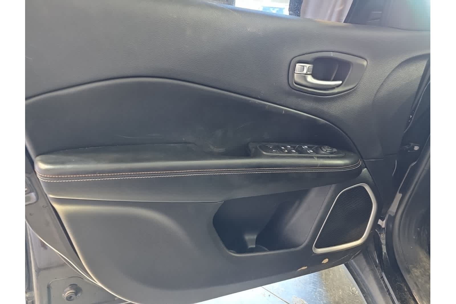 Thumbnail: 2021 Jeep Compass - 20