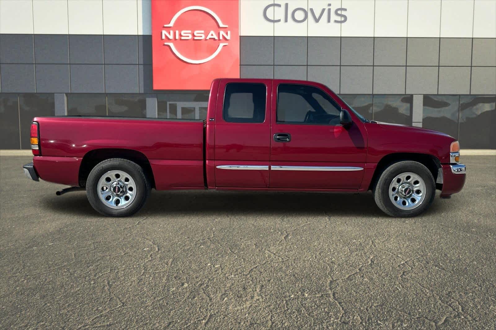 Thumbnail: 2005 GMC Sierra 1500 - 9