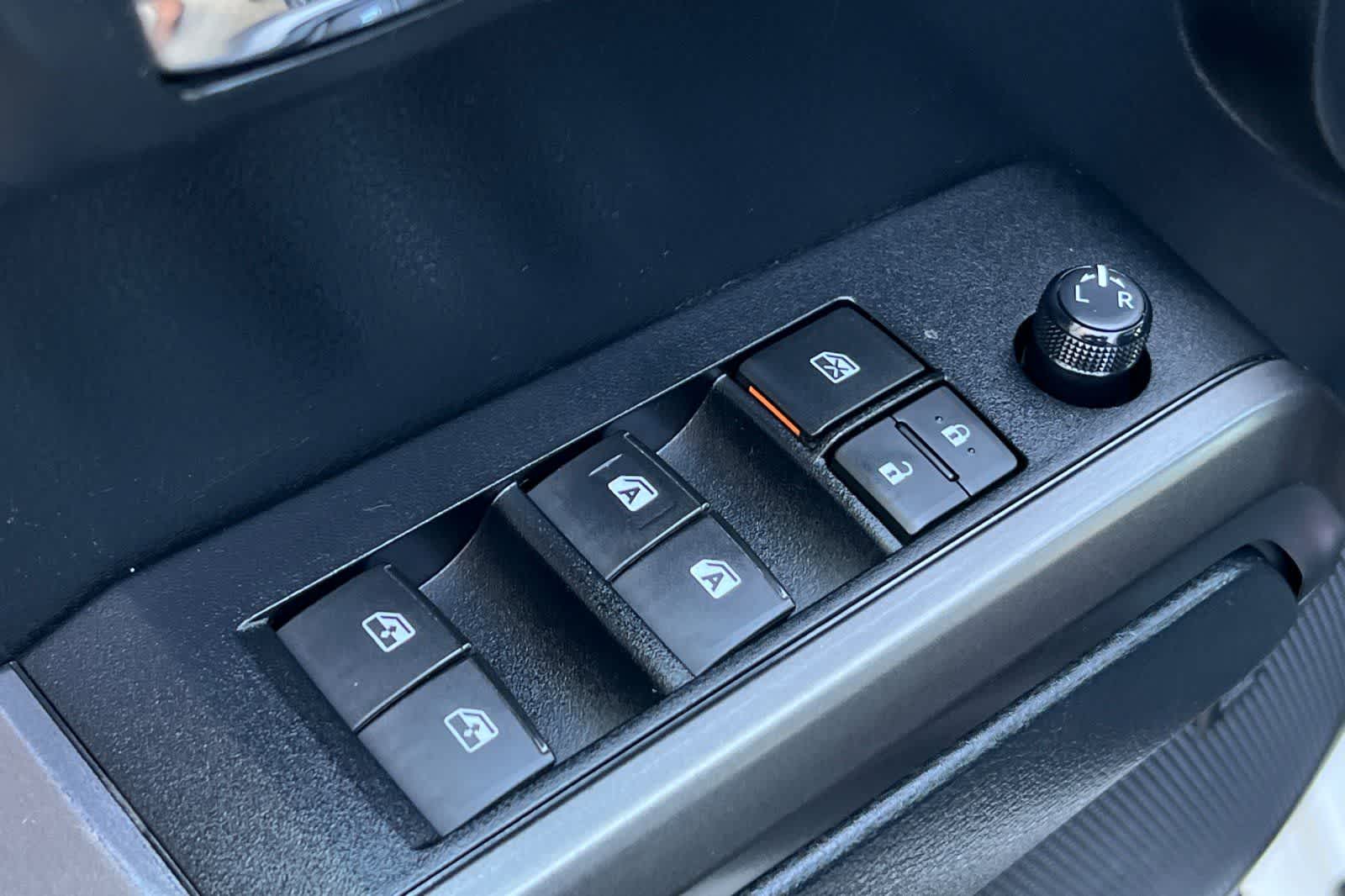 Thumbnail: 2019 Toyota Tacoma - 14