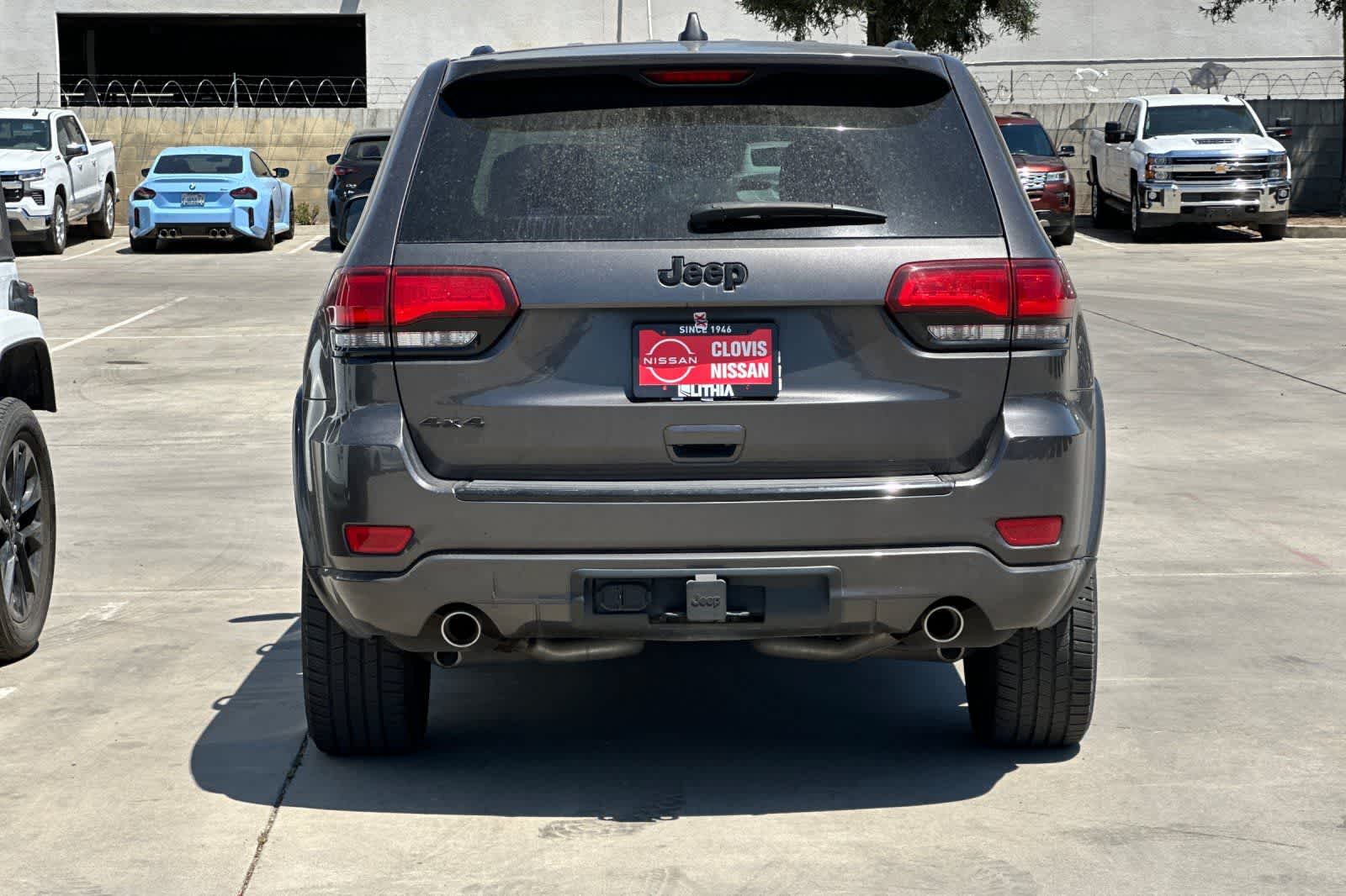 Thumbnail: 2015 Jeep Grand Cherokee - 8