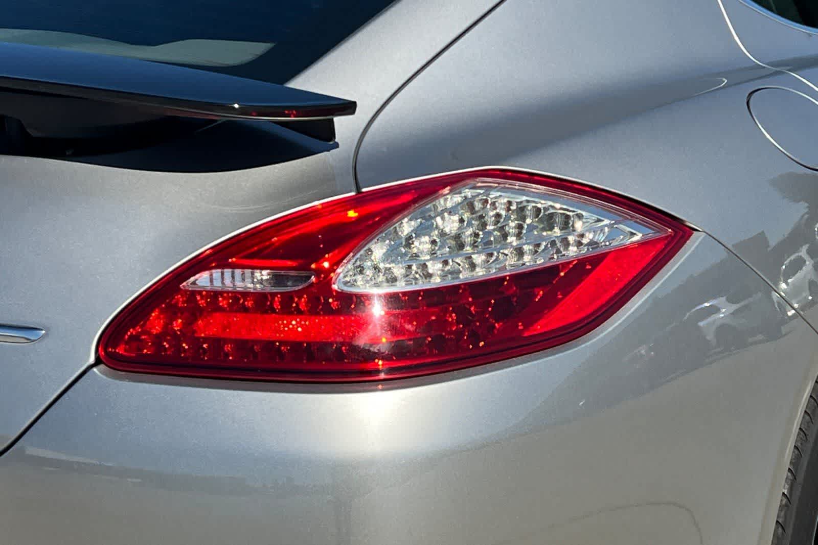 Thumbnail: 2013 Porsche Panamera - 13