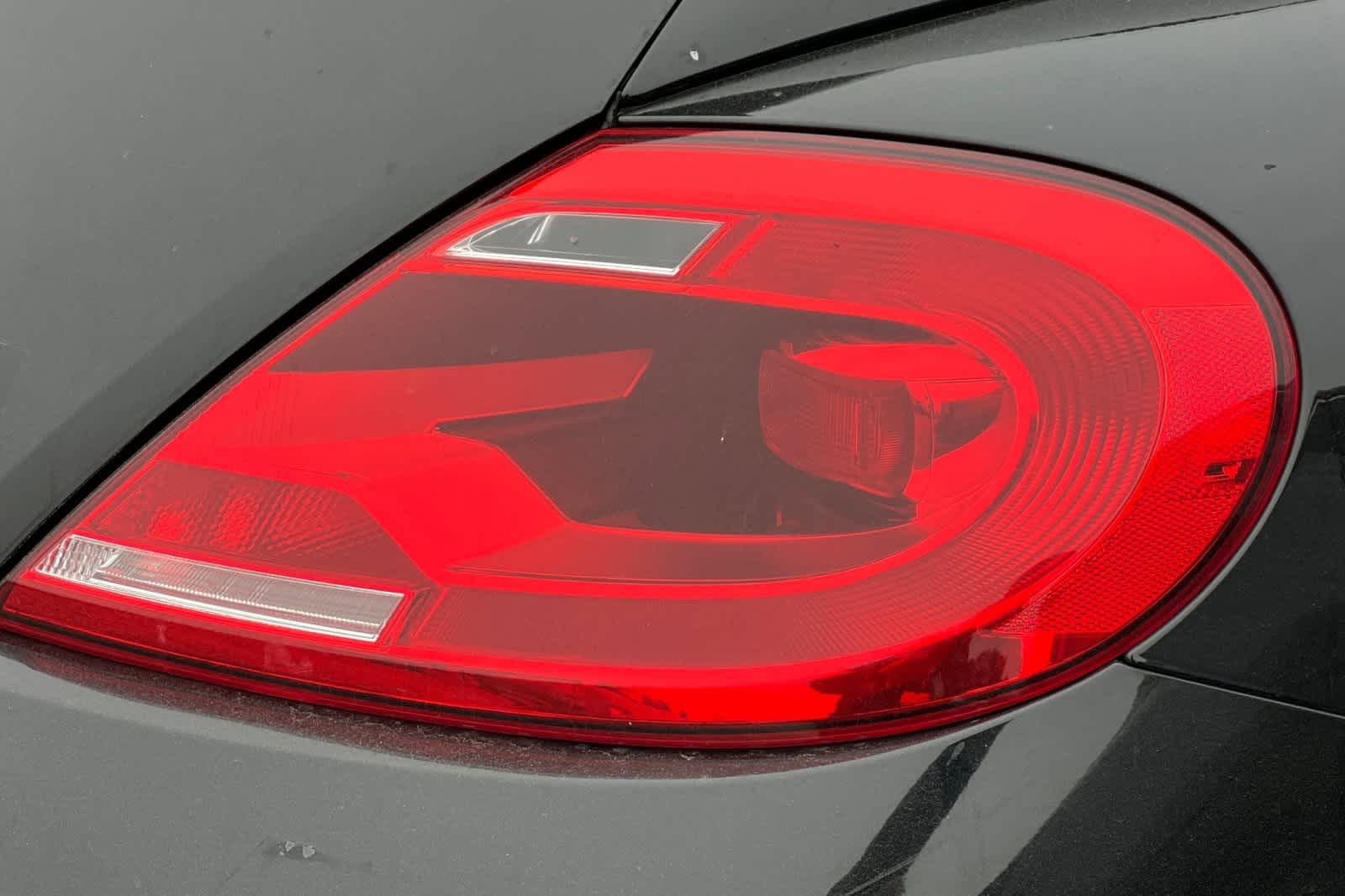 Thumbnail: 2014 Volkswagen Beetle - 26