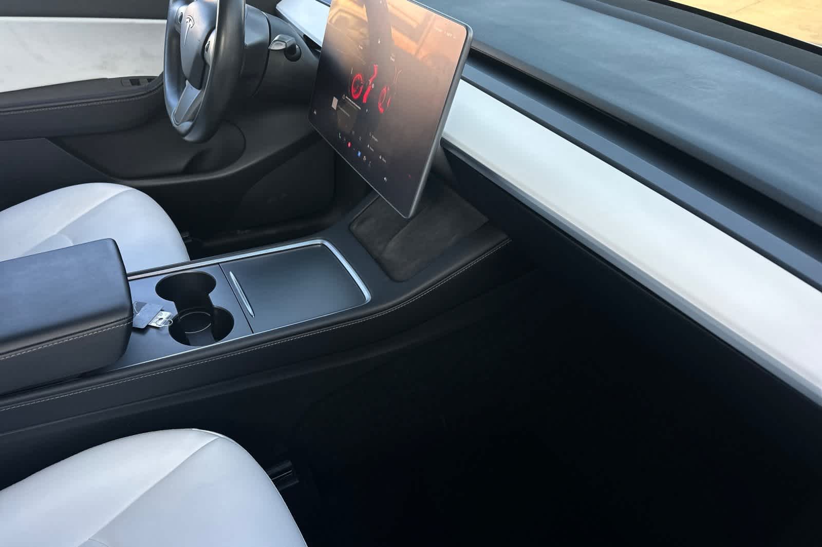 Thumbnail: 2022 Tesla Model Y - 18