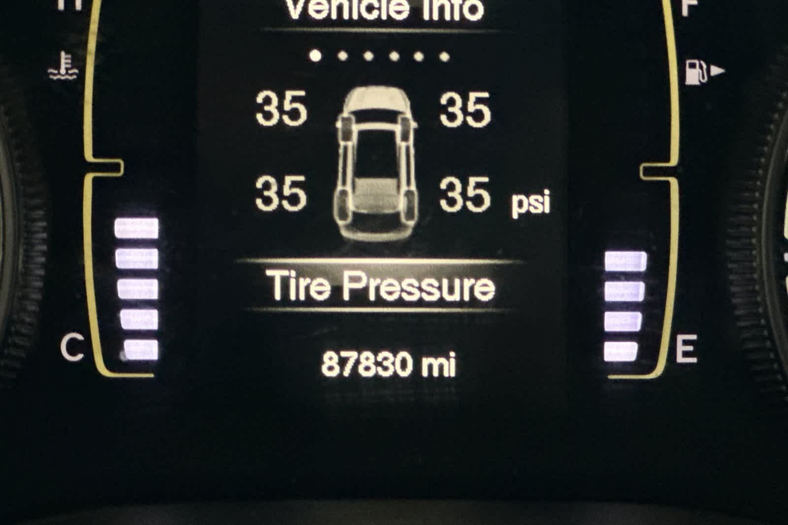 Thumbnail: 2014 Jeep Cherokee - 21