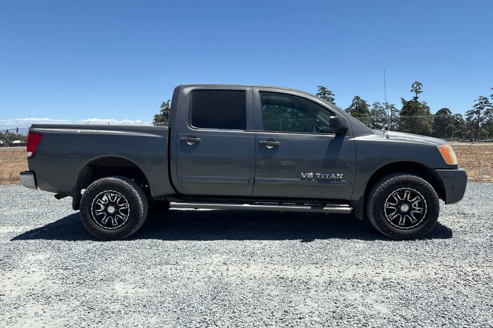 Thumbnail: 2009 Nissan Titan - 9