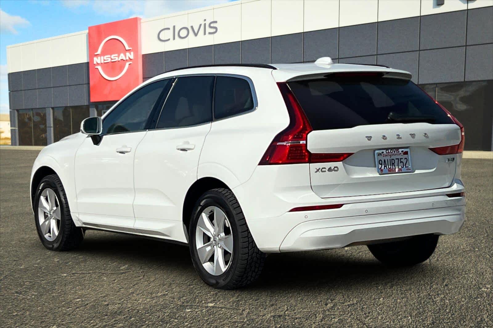 Thumbnail: 2022 Volvo XC60 - 7