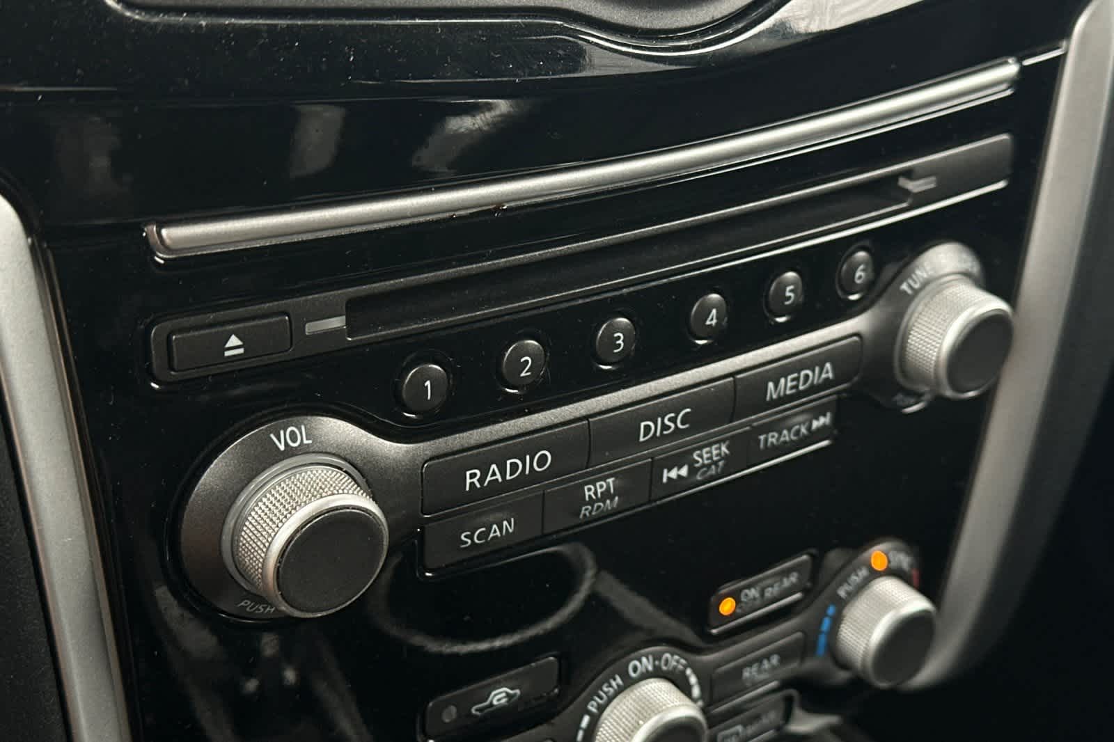 Thumbnail: 2019 Nissan Pathfinder - 21