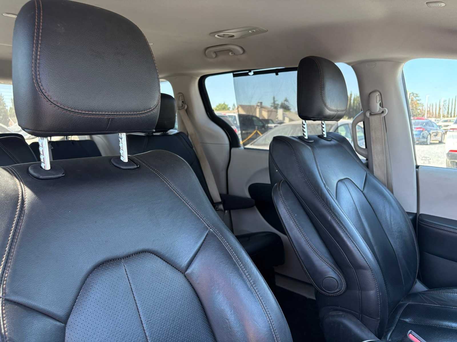 Thumbnail: 2019 Chrysler Pacifica - 14