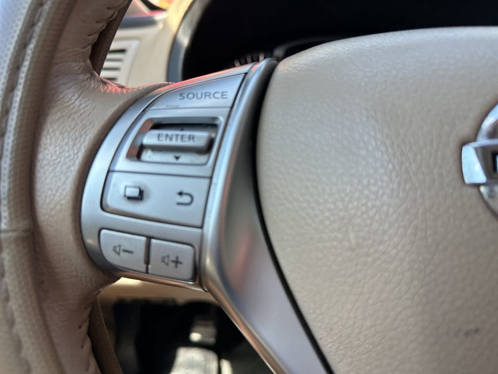 2016 Nissan Altima SV 26