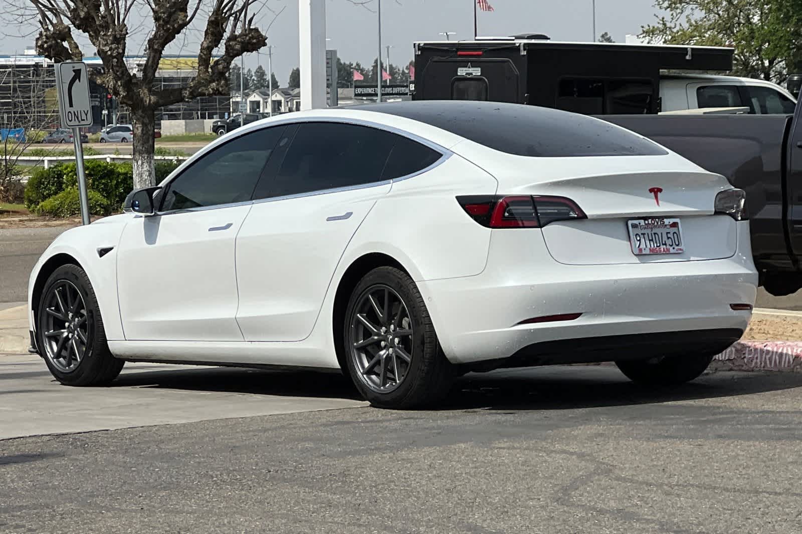 Thumbnail: 2019 Tesla Model 3 - 7