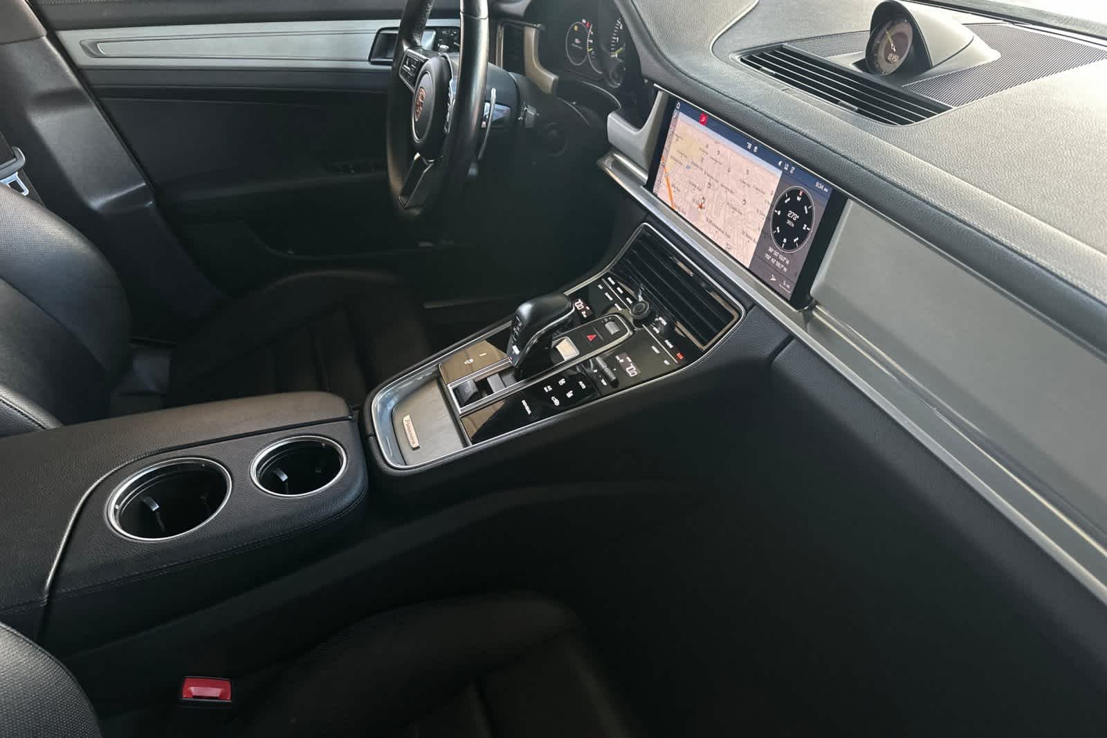 Thumbnail: 2018 Porsche Panamera - 18