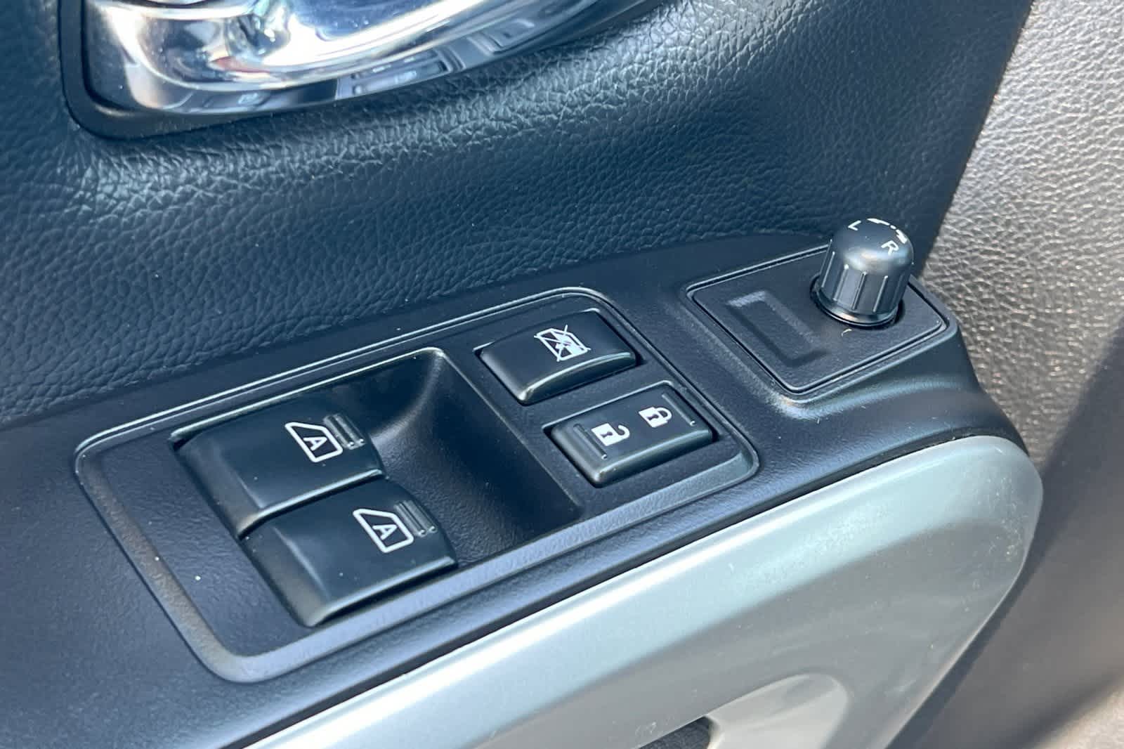 Thumbnail: 2017 Nissan Titan - 16