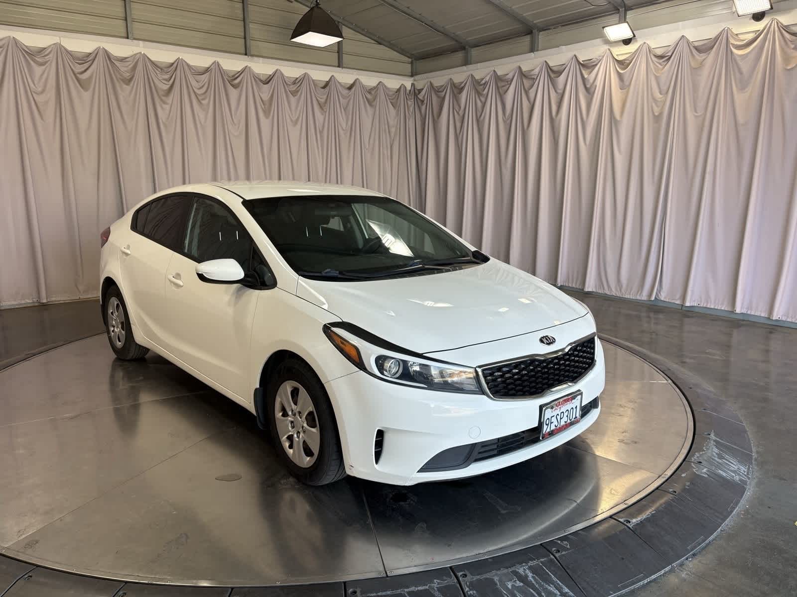 Thumbnail: 2017 Kia Forte - 10