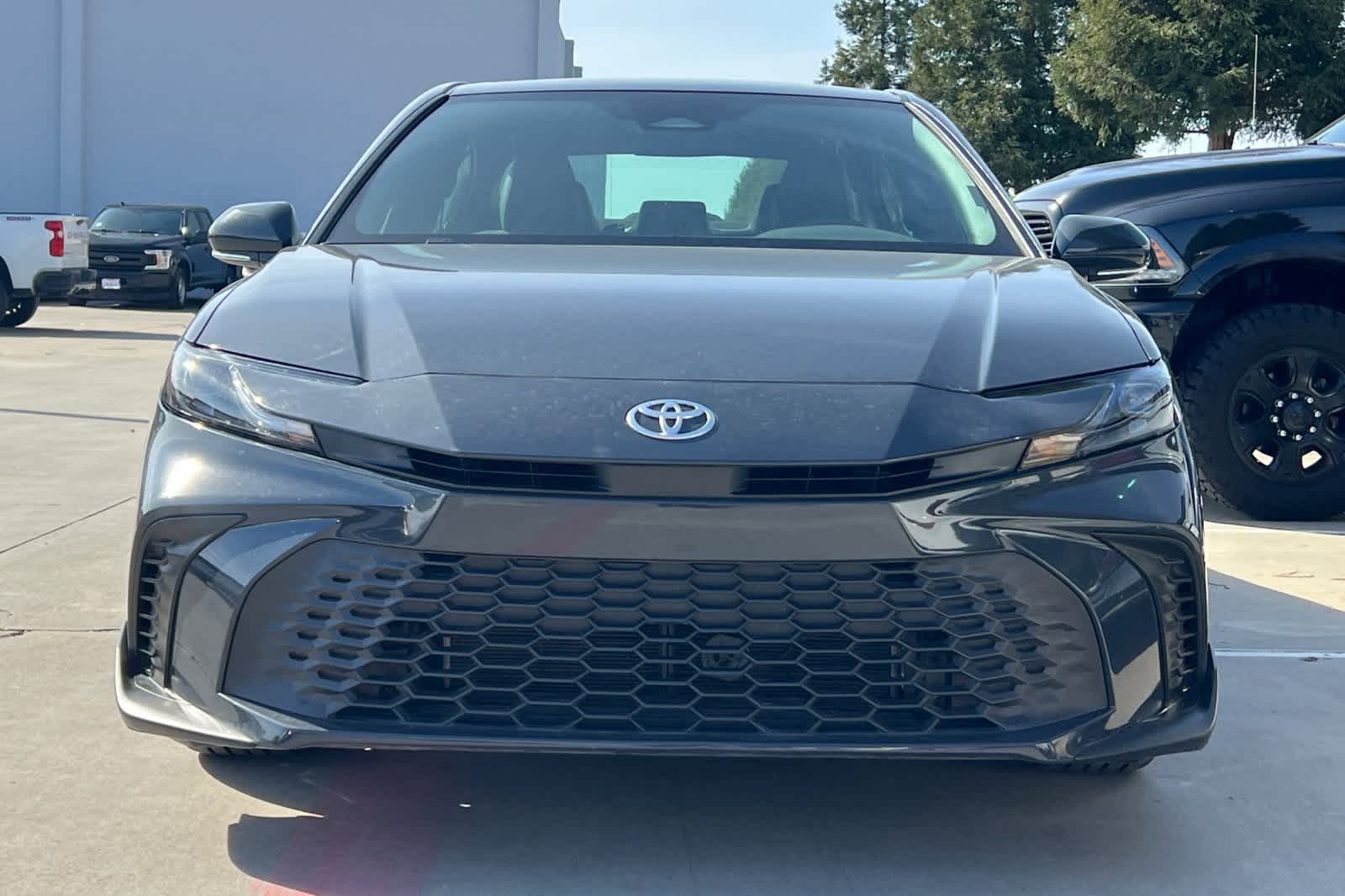 Thumbnail: 2025 Toyota Camry - 11