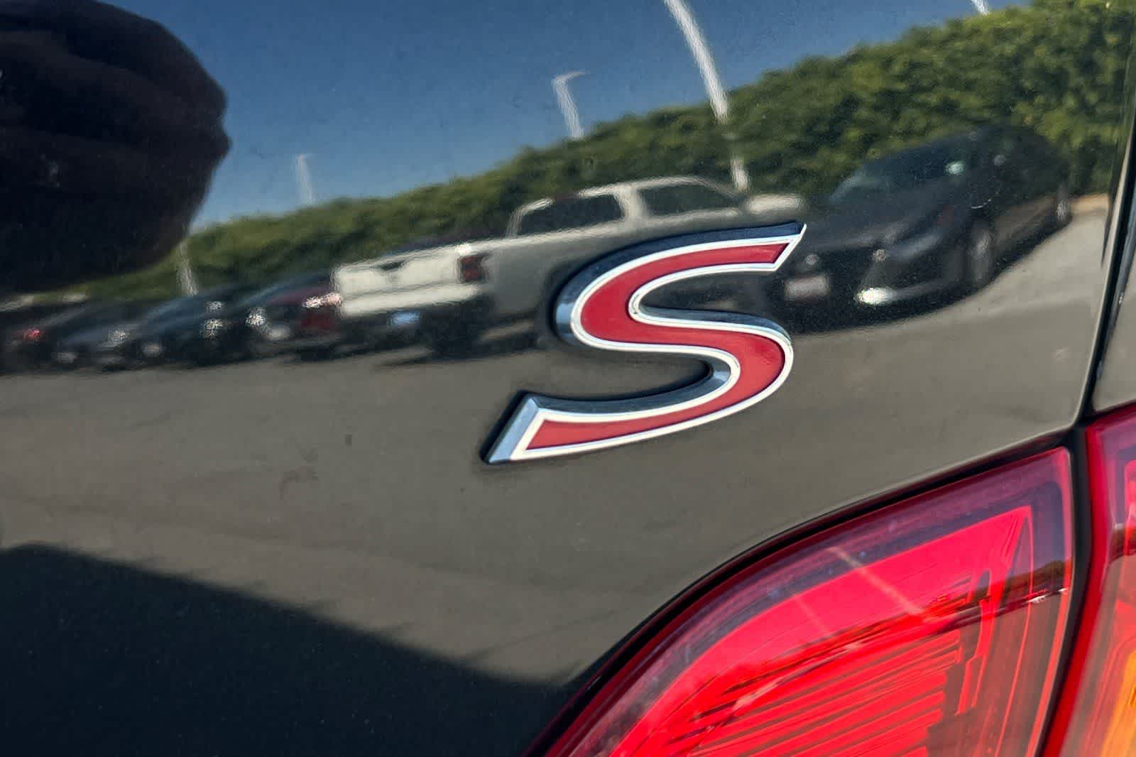 Thumbnail: 2010 Toyota Corolla - 13