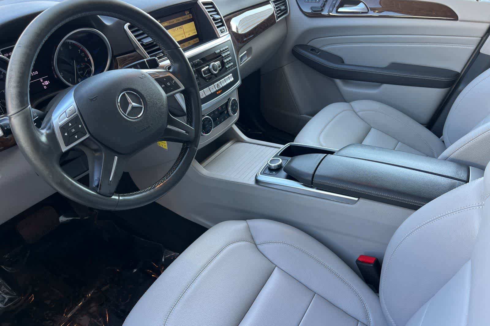 Thumbnail: 2012 Mercedes-Benz M-Class - 12
