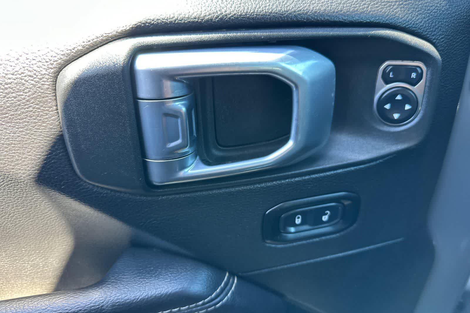 Thumbnail: 2022 Jeep Gladiator - 13