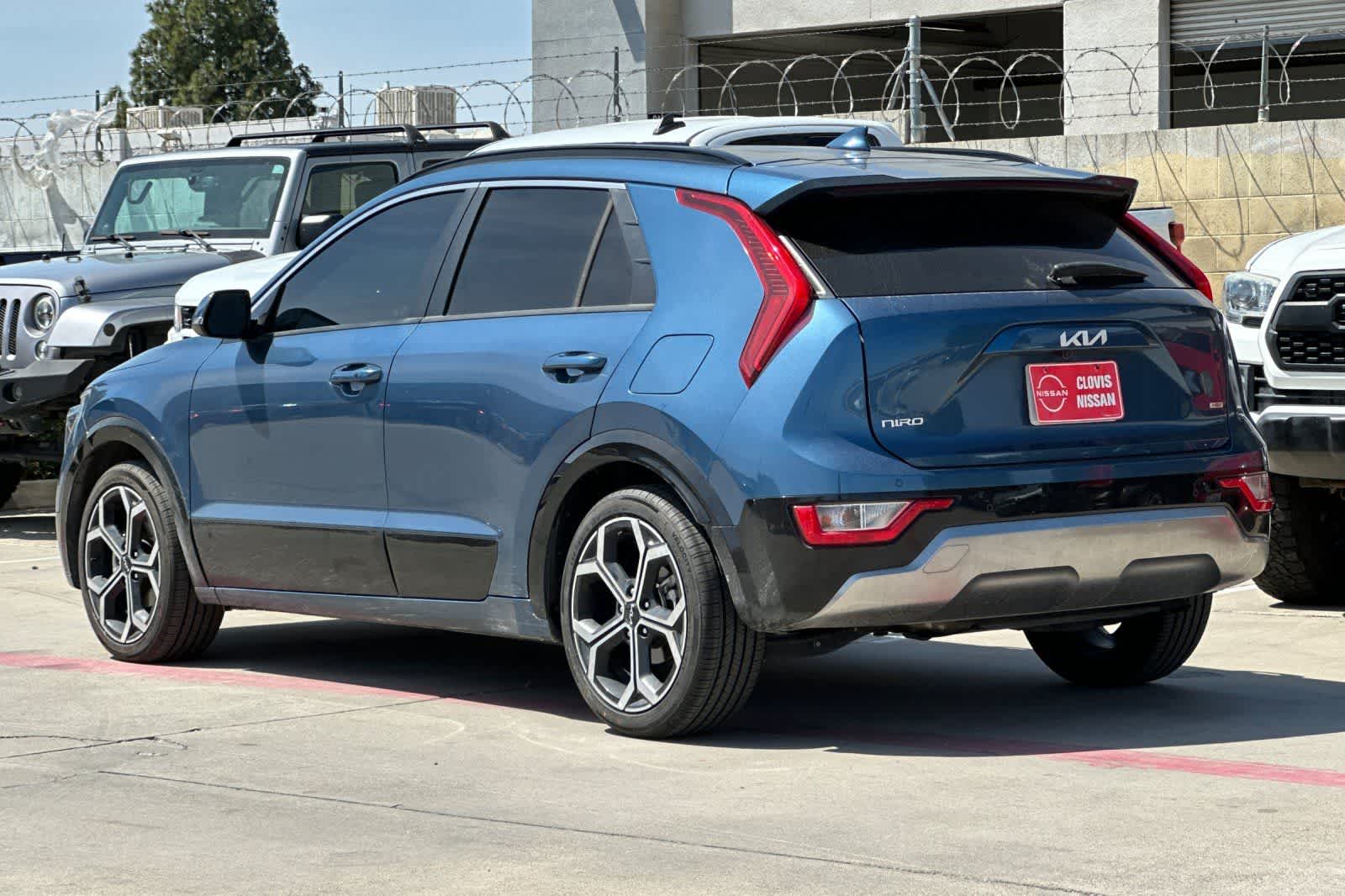 Thumbnail: 2023 Kia Niro - 7