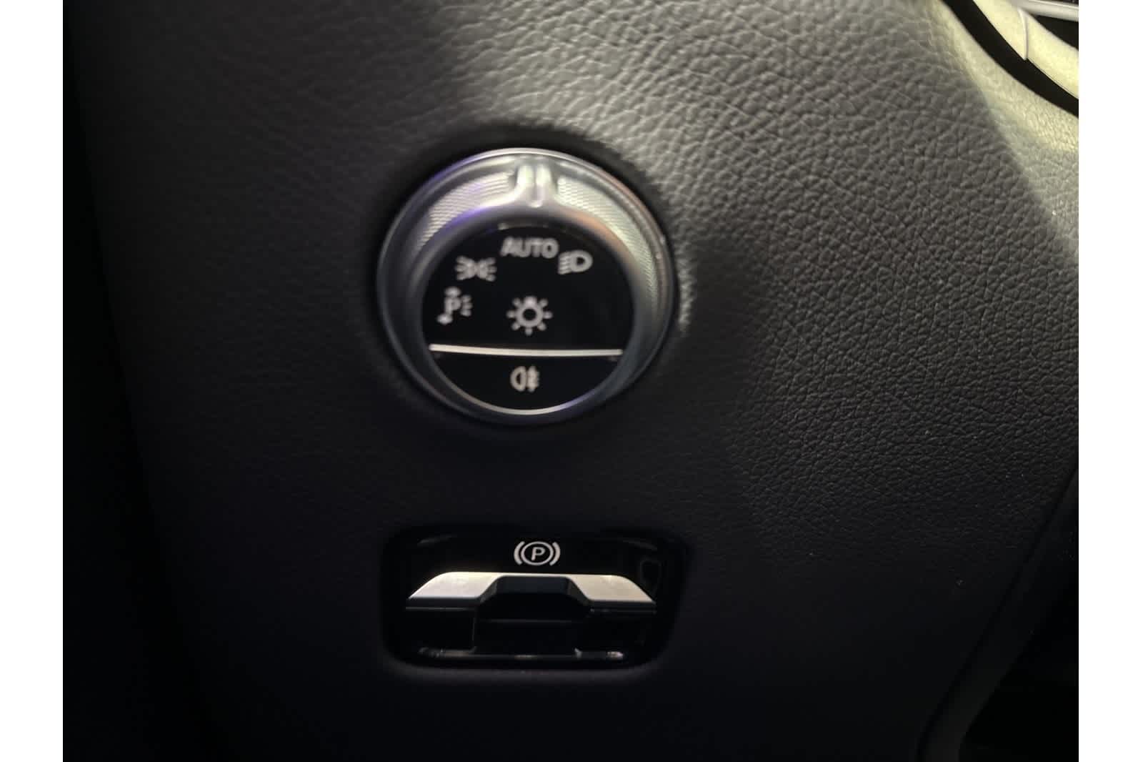 Thumbnail: 2025 Mercedes-Benz GLC - 27