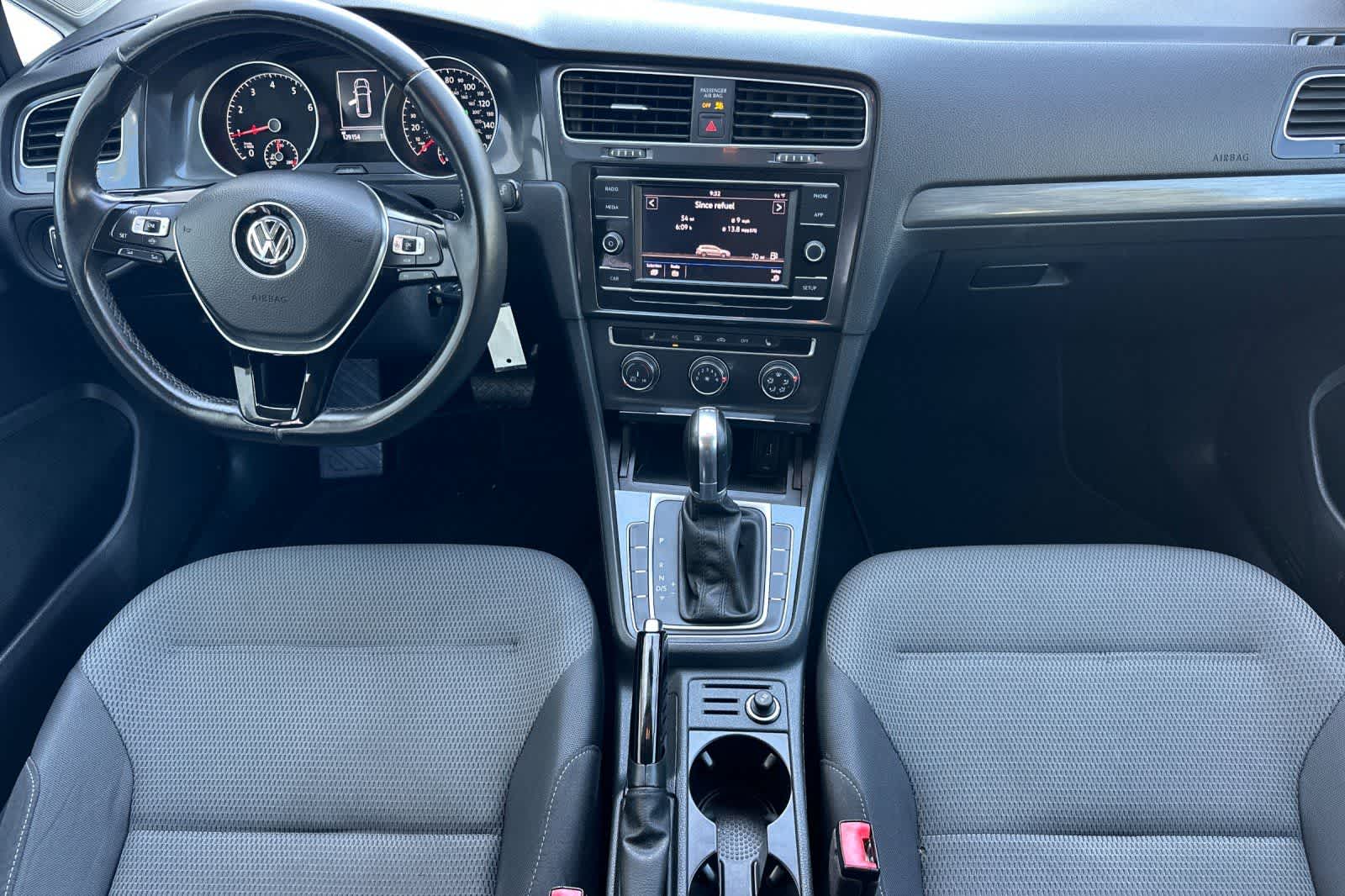 Thumbnail: 2019 Volkswagen e-Golf - 4