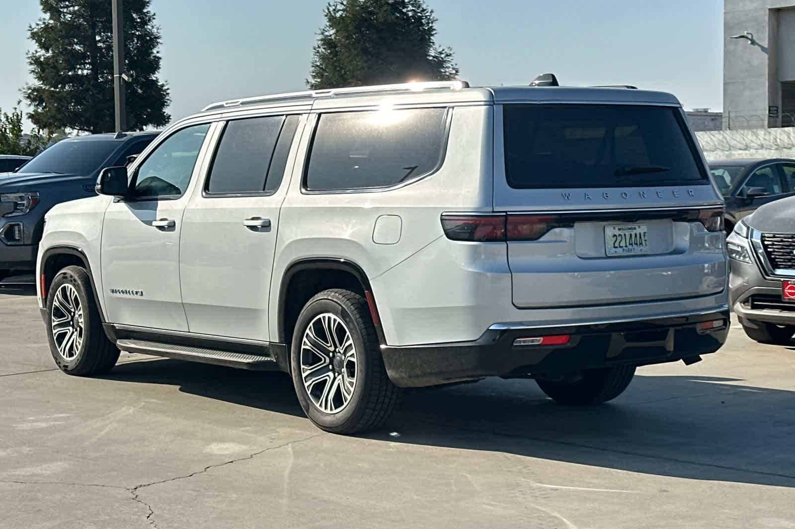 Thumbnail: 2024 Jeep Wagoneer - 7