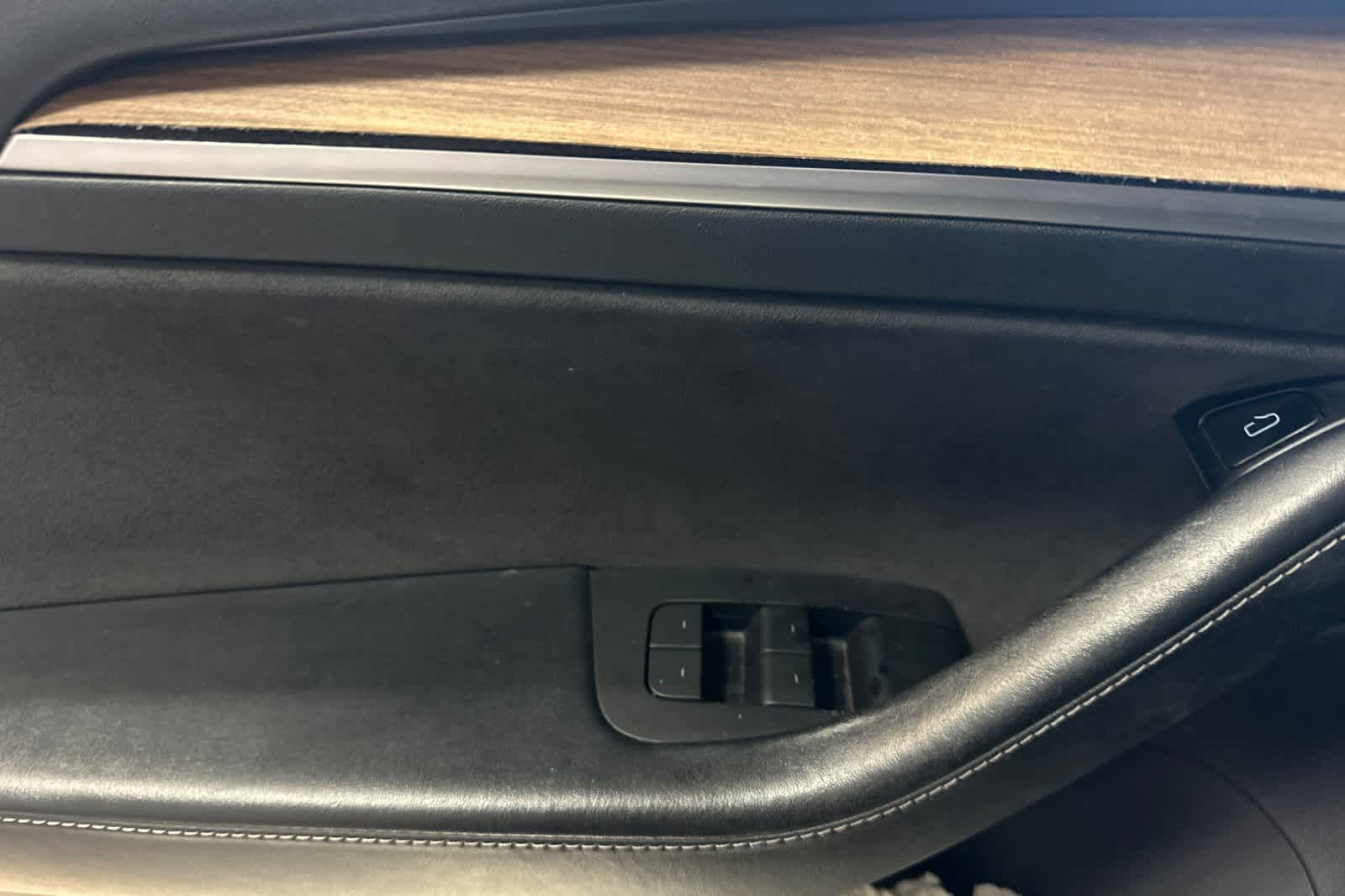 Thumbnail: 2022 Tesla Model 3 - 15