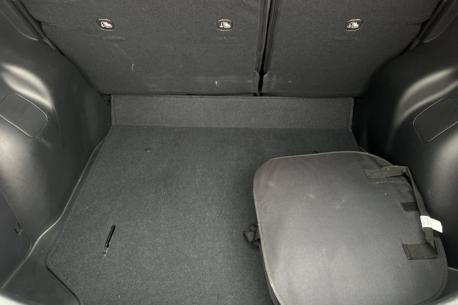 Thumbnail: 2023 Nissan Leaf - 17