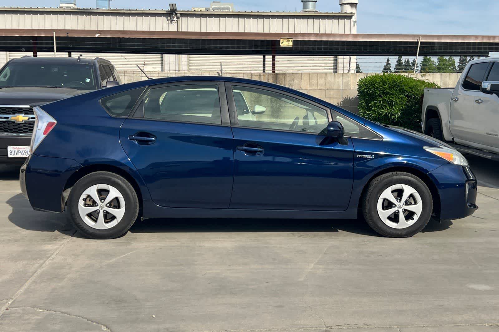 Thumbnail: 2013 Toyota Prius - 9