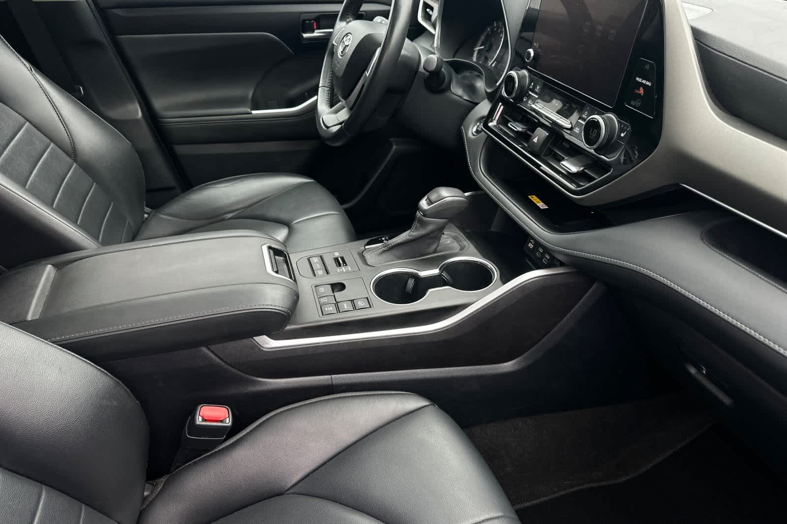 2023 Toyota Highlander XLE 18
