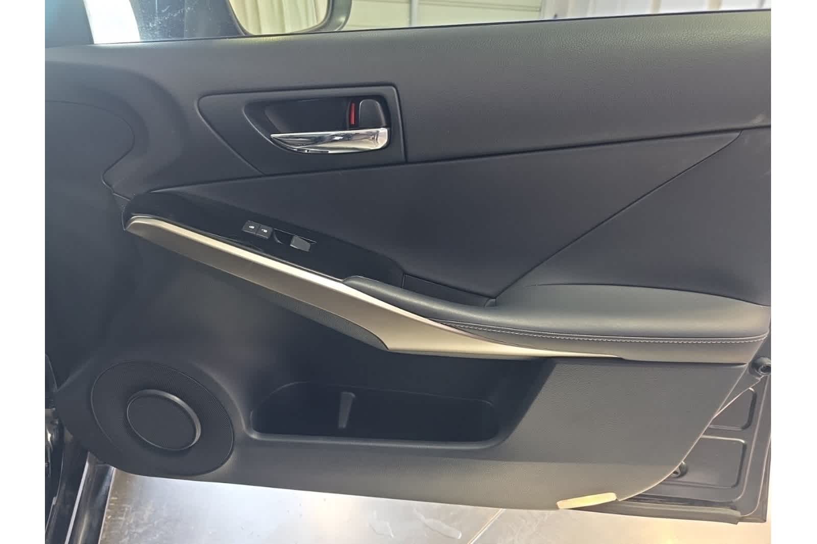 Thumbnail: 2014 Lexus IS - 17