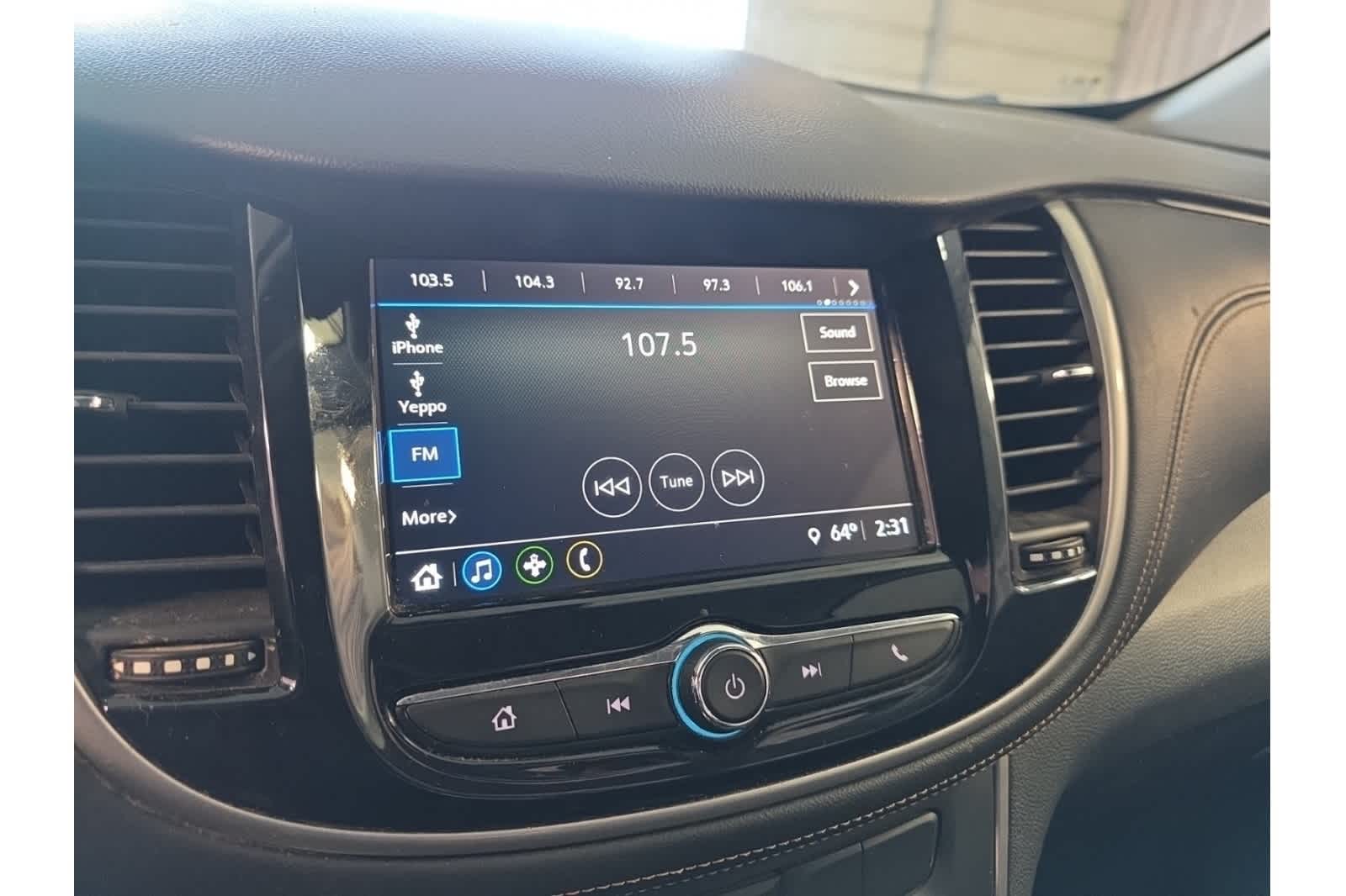 Thumbnail: 2018 Chevrolet Trax - 22