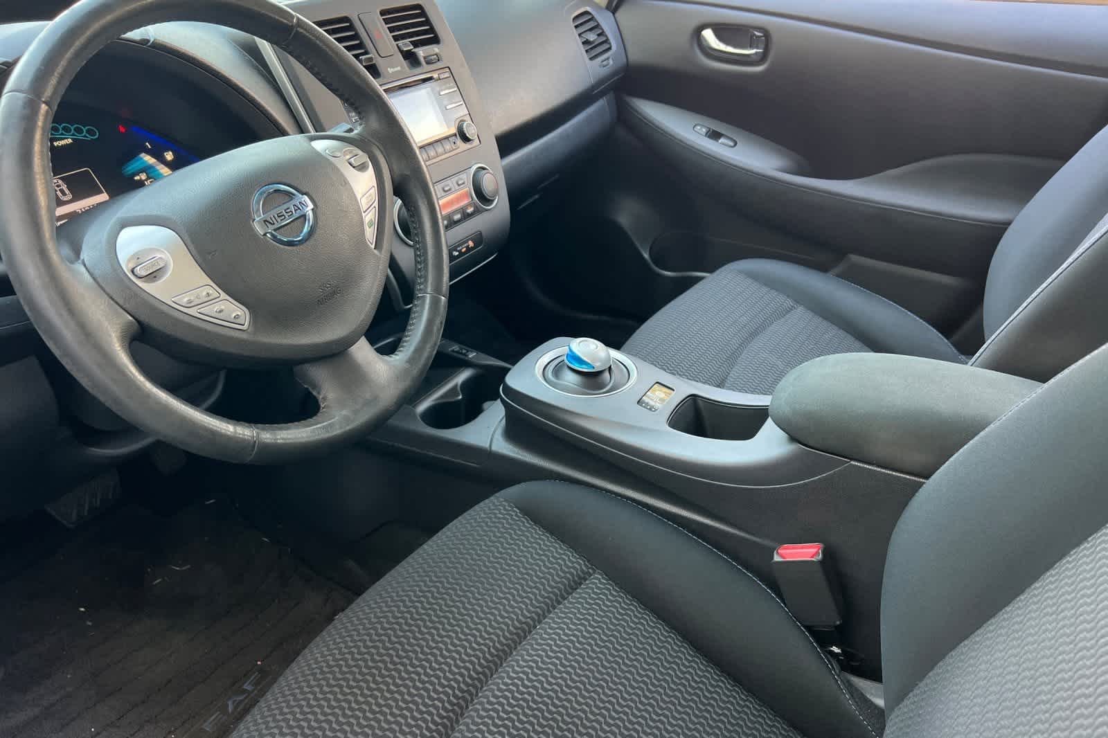 Thumbnail: 2015 Nissan Leaf - 14