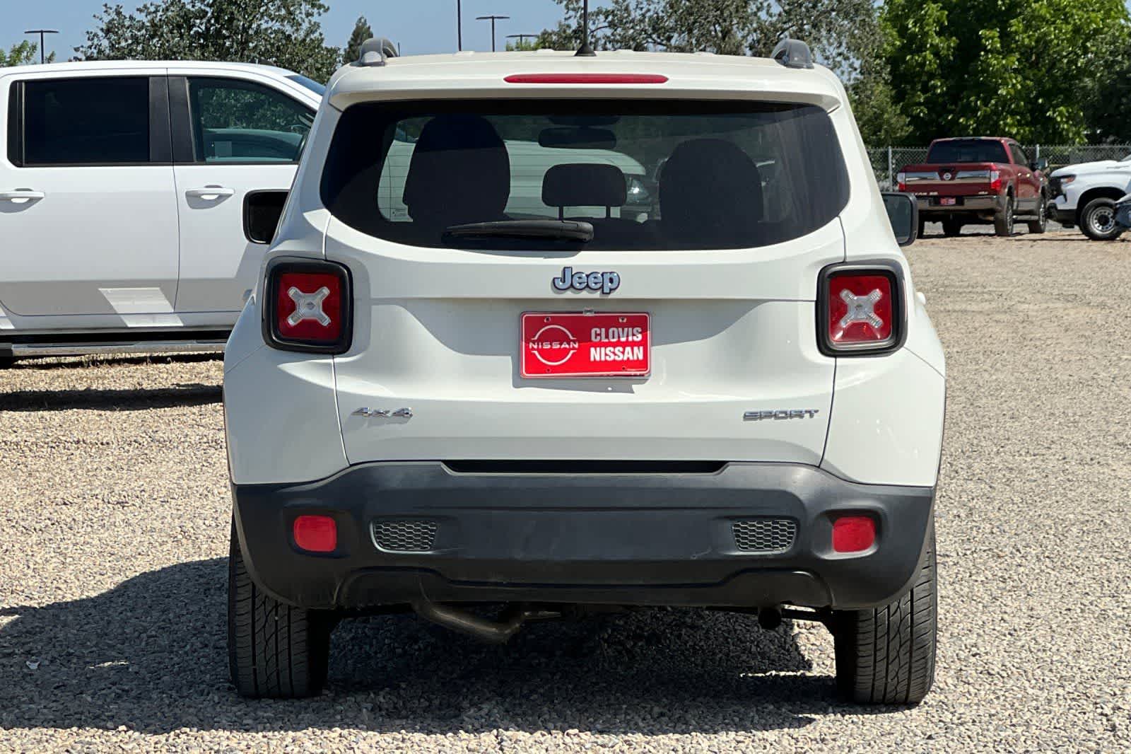 Thumbnail: 2017 Jeep Renegade - 8