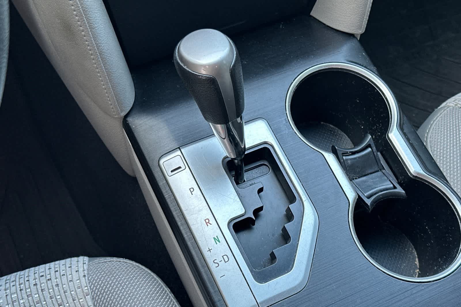 Thumbnail: 2012 Toyota Camry - 23