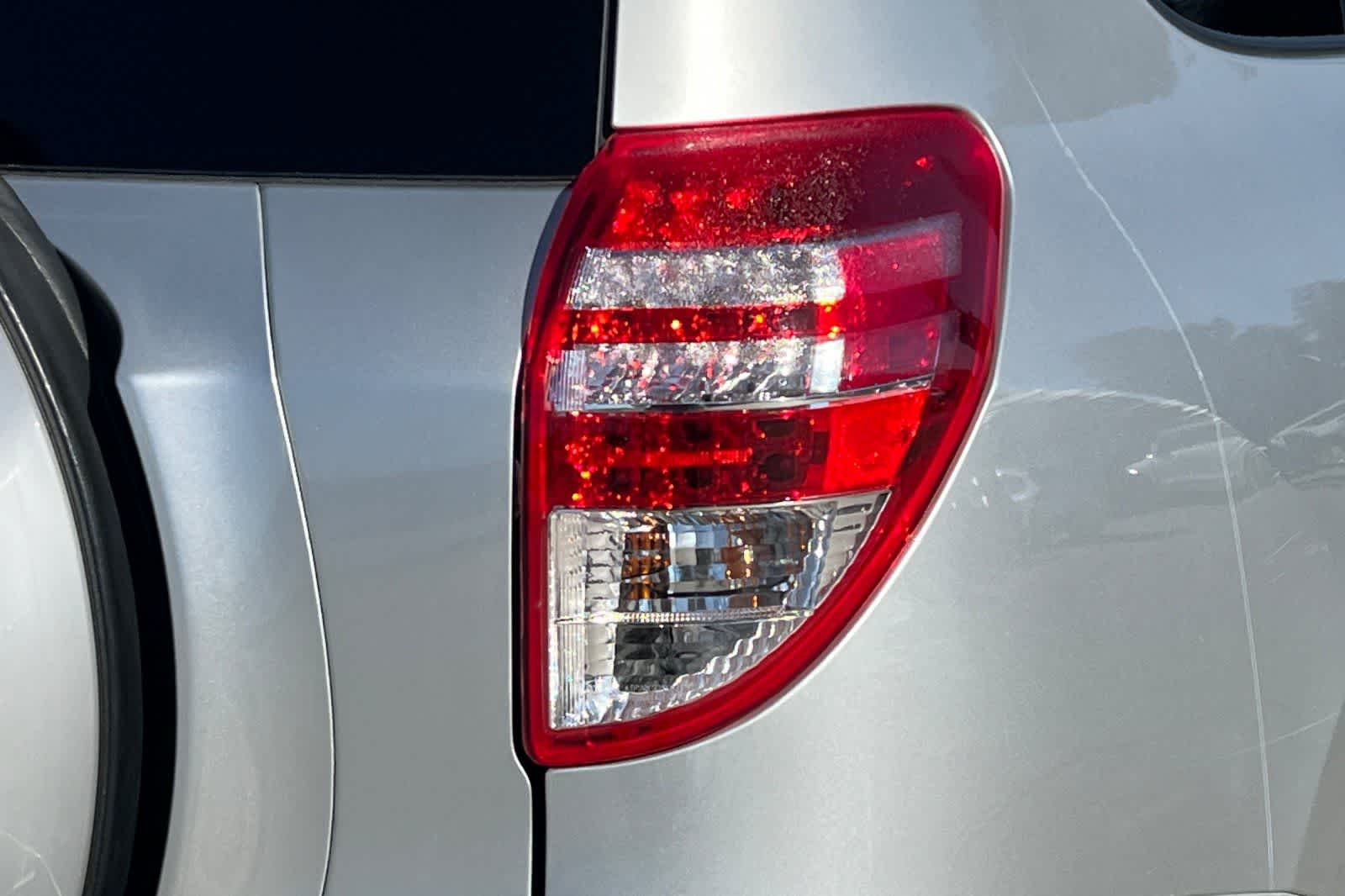 Thumbnail: 2011 Toyota RAV4 - 32