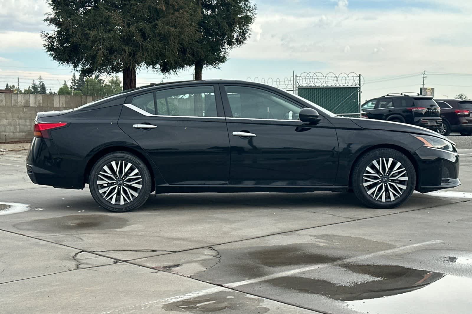 Thumbnail: 2024 Nissan Altima - 9