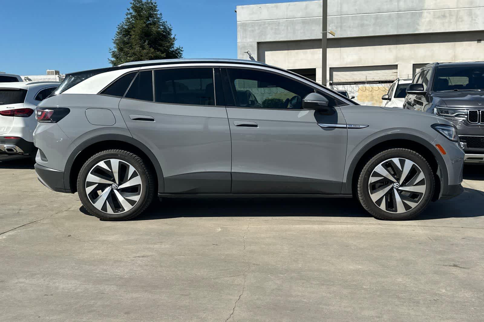 Thumbnail: 2022 Volkswagen ID.4 - 9