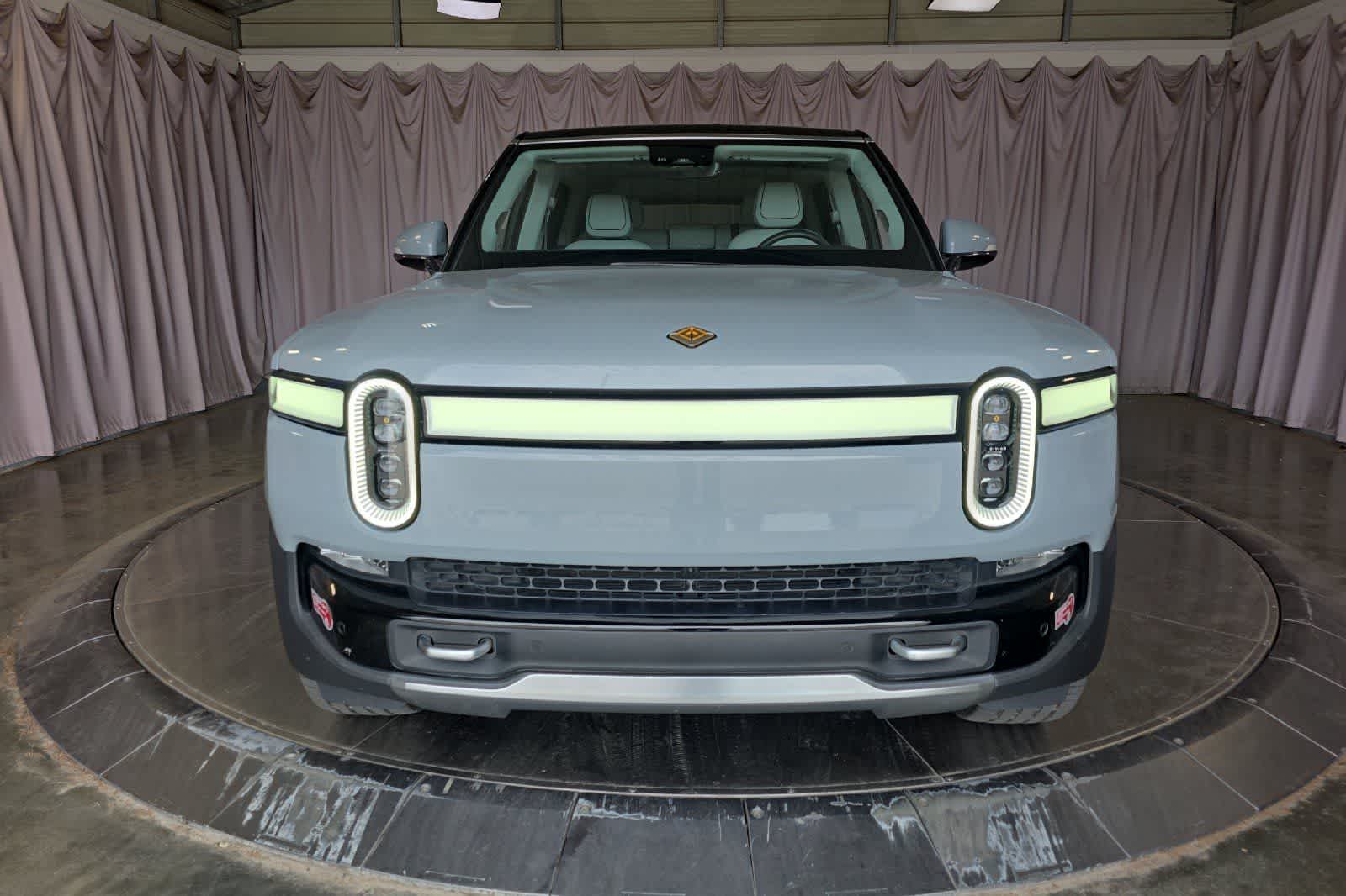 Thumbnail: 2023 Rivian R1S - 11