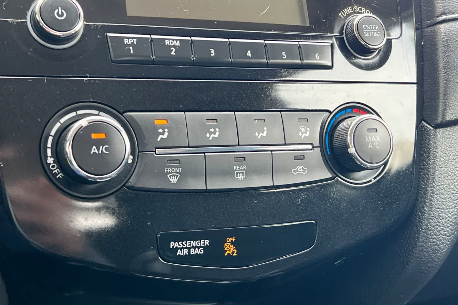 Thumbnail: 2017 Nissan Rogue - 23