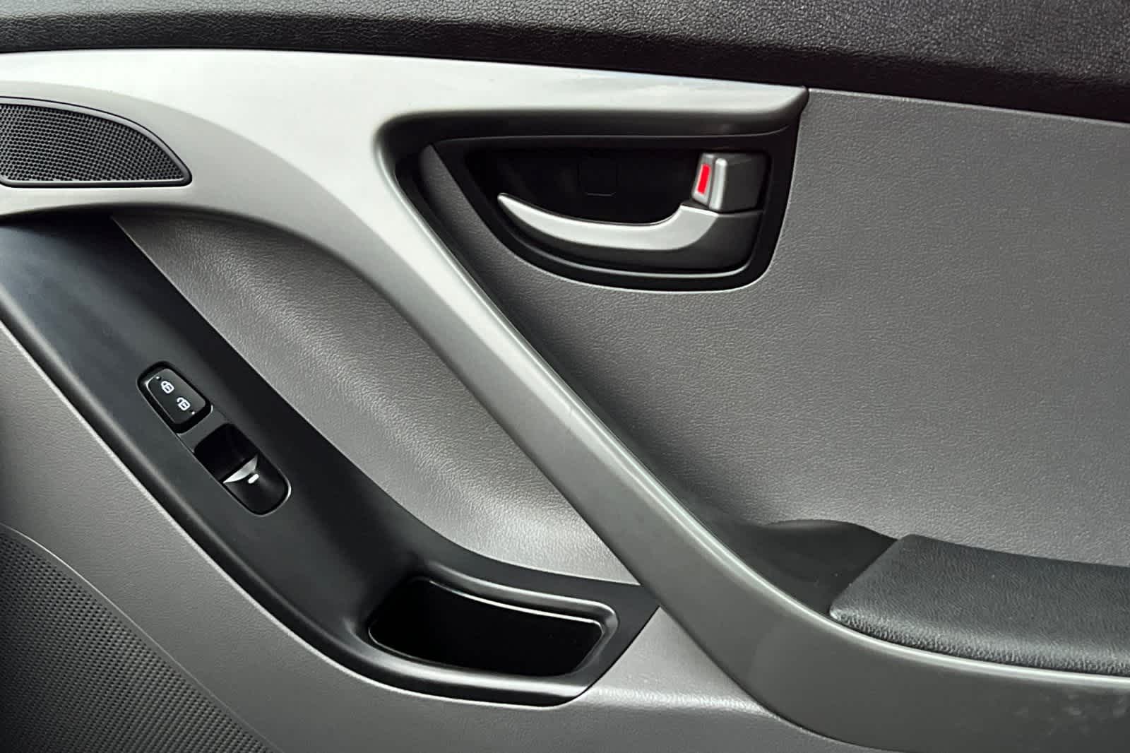 Thumbnail: 2015 Hyundai Elantra - 19