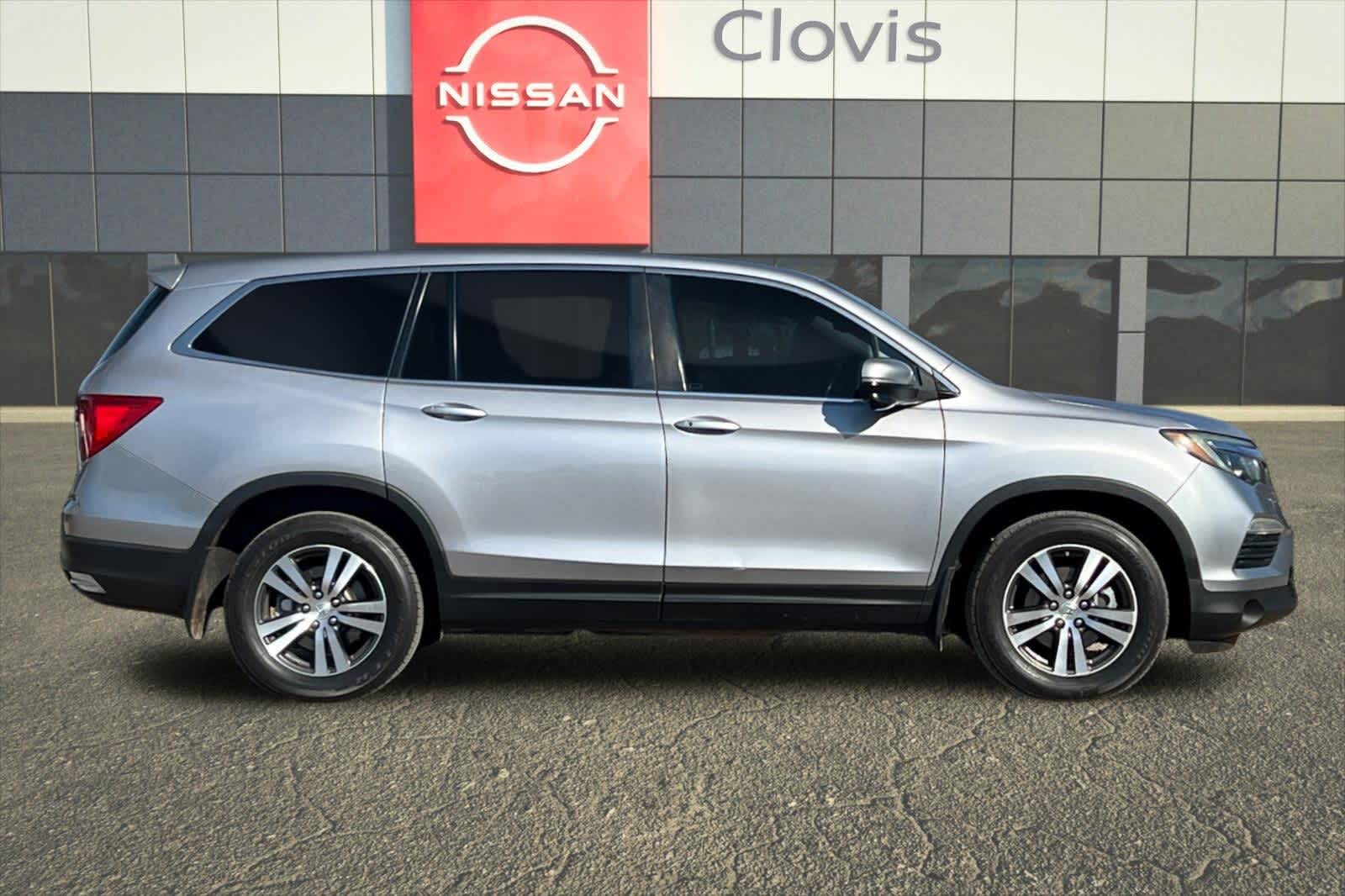 Thumbnail: 2018 Honda Pilot - 9